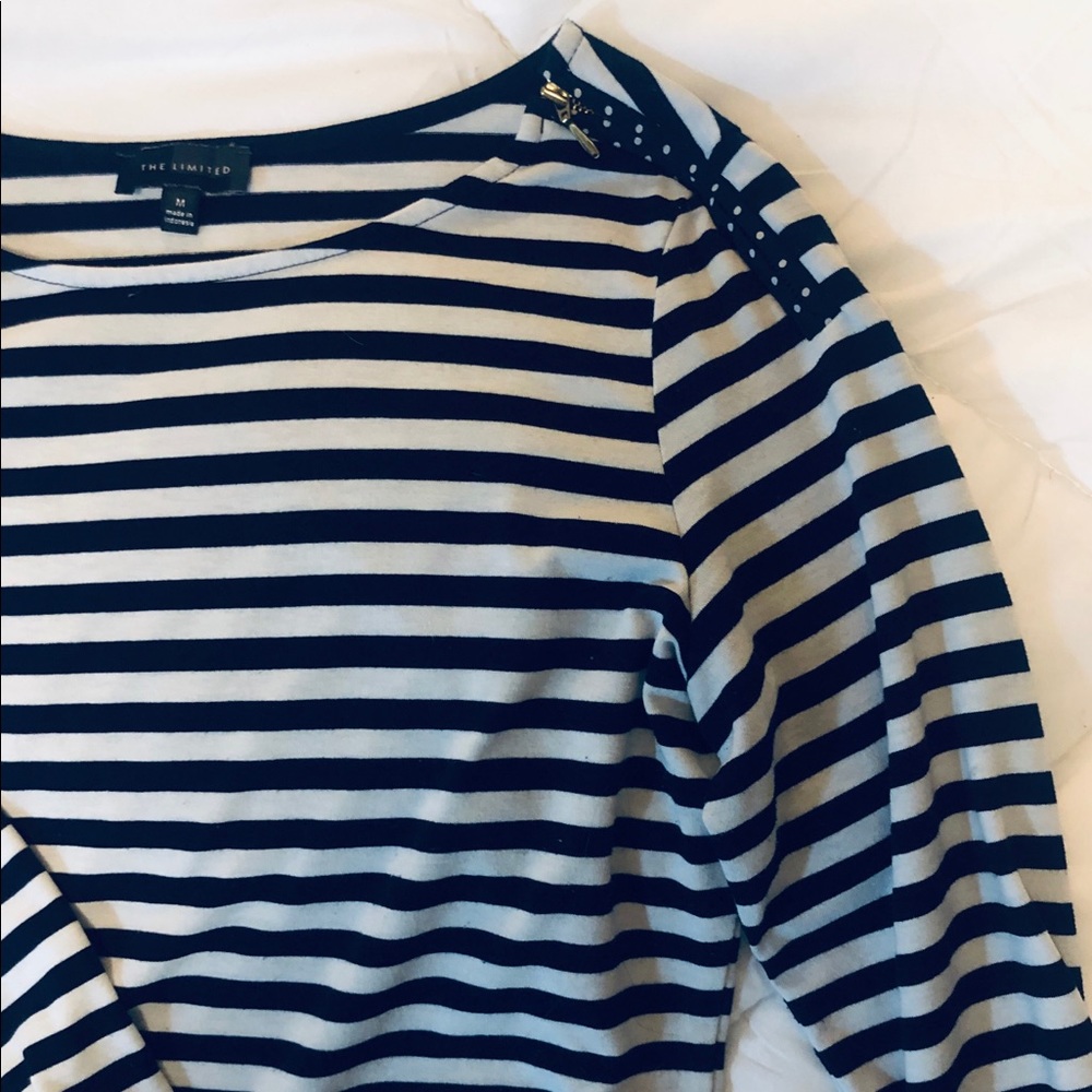 Quarter sleeve shirt